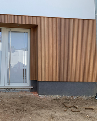 gevel met houtenbekleding